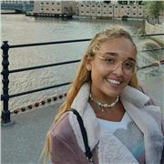 Soy estudiante de Biomedicina y me ofrezco a dar clases particulares a cursos de primaria, ESO y bachillerato